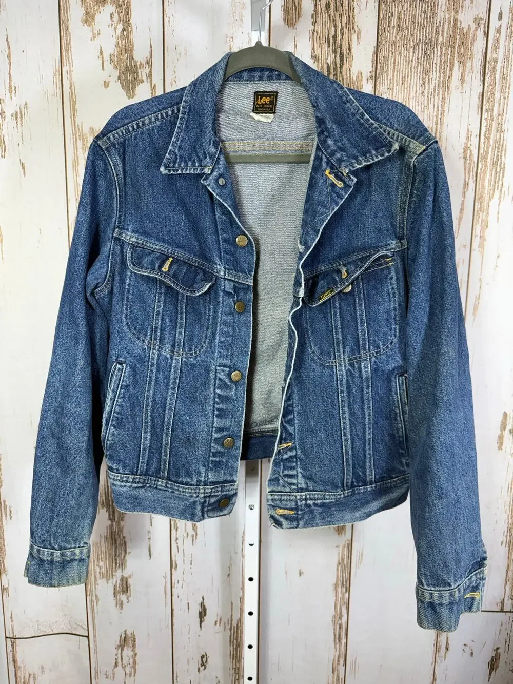 Vintage Lee, Denim Jacket, Size 44L. In good vintage condition!